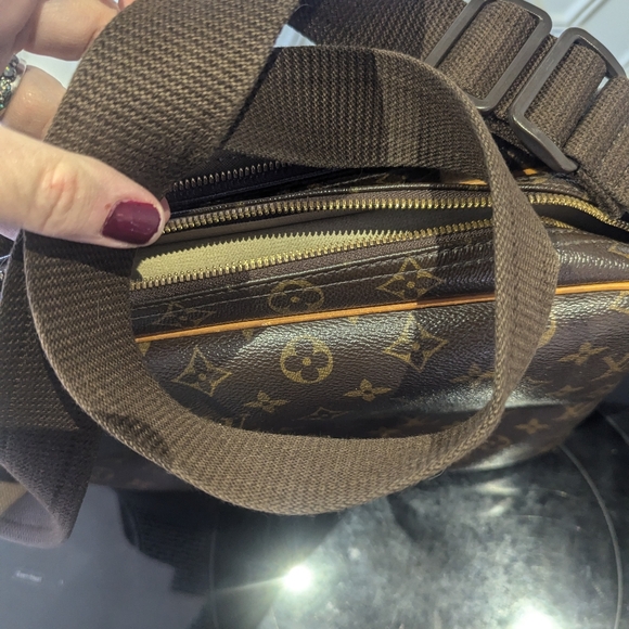 Louis Vuitton bag - Picture 10 of 15